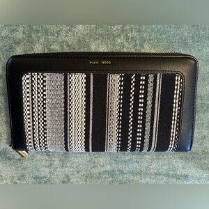 NWOT Pixie Mood Clutch Wallet